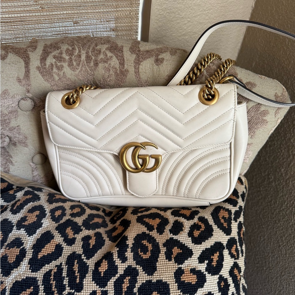 Gucci GG Marmont shoulder bag!!
